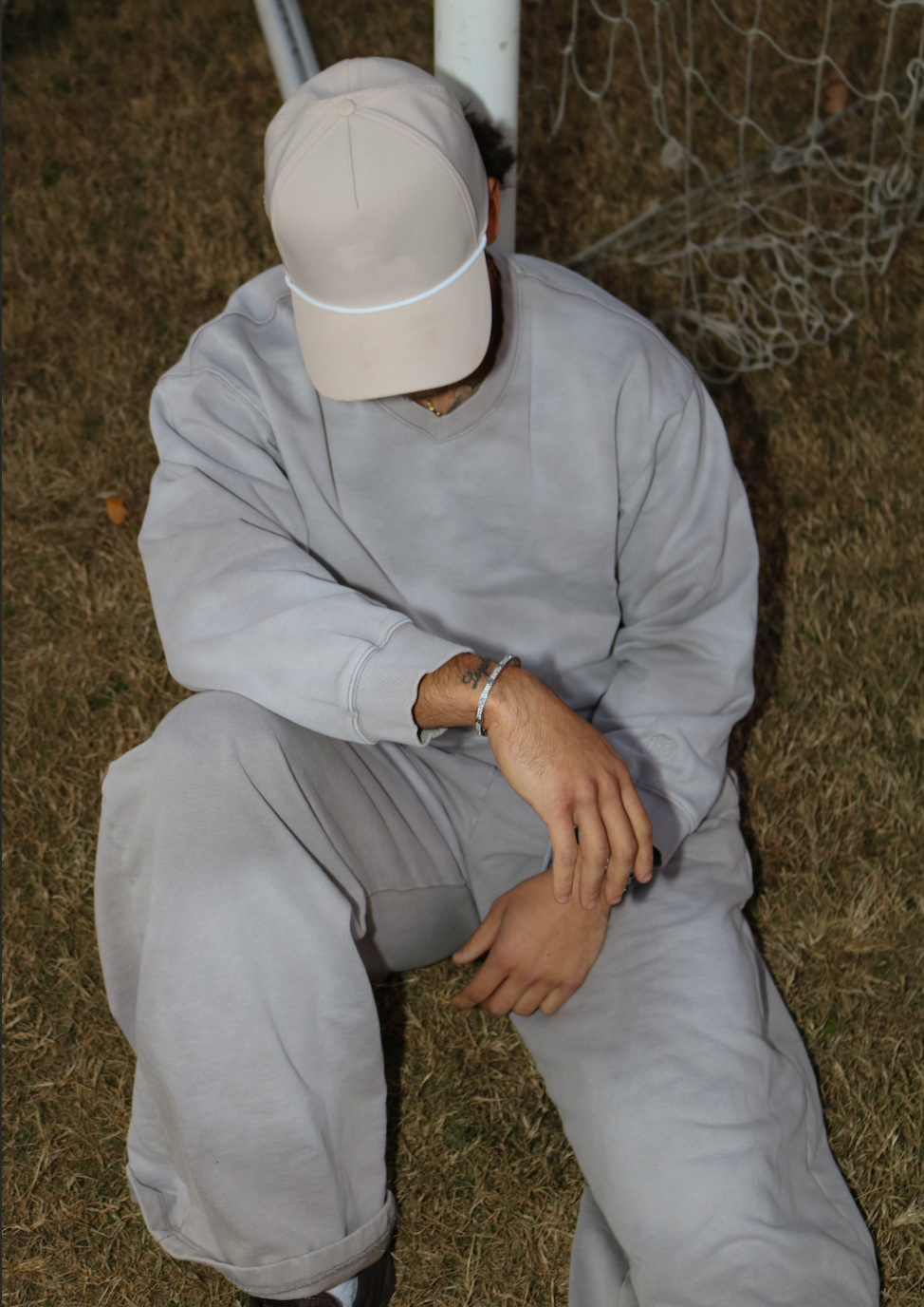 Gri Acid Wash V-Neck